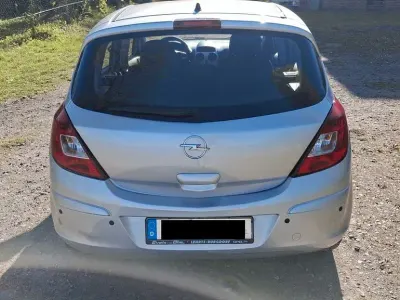 Gebraucht Opel Corsa 80 PS (58 kW) 2009 Silber Kleinwagen