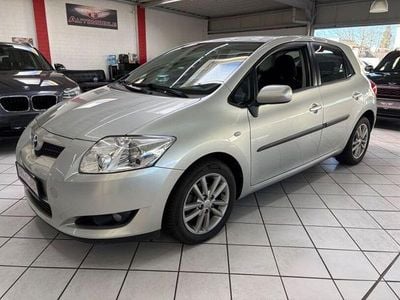 Gebraucht Toyota Auris Life 132 PS (97 kW) 2009 Silber Kleinwagen
