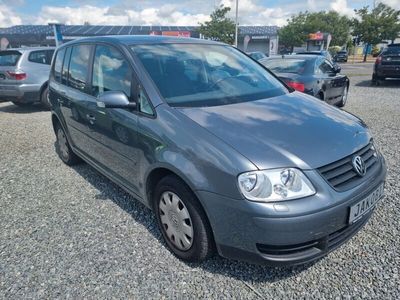 gebraucht VW Touran 1.6 Conceptline Sitzh., AHK, Tempomat