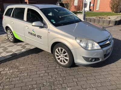 Gebraucht Opel Astra 95 PS (69 kW) 2008 Silber Kombi