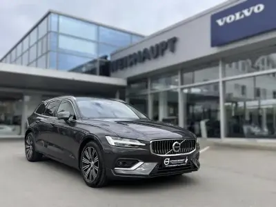Gebraucht Volvo V60 Plus 197 PS (144 kW) 2022 Platinum grey (metallic) Kombi