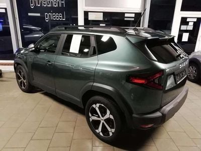 Zederngrünmetallic Neu 2025 Dacia Duster Extreme SUV | 25.999 € (Superpreis)