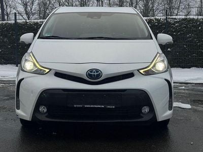 Weiß Gebraucht 2018 Toyota Prius+ Van / Kleinbus | 11.900 €