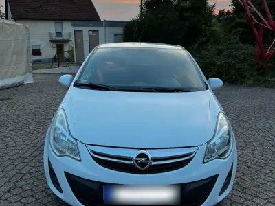 Gebraucht Opel Corsa 70 PS (51 kW) 2012 Weiß Kleinwagen