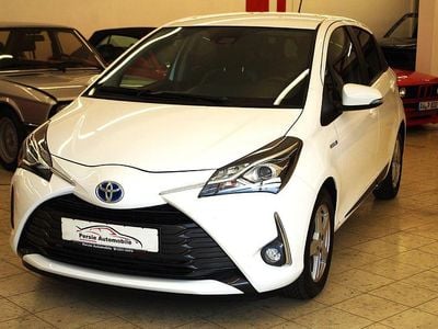 Usata Toyota Yaris Hybrid Club 101 CV (74 kW) 2019 Bianco Utilitaria