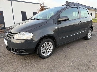 Gebraucht VW Fox 75 PS (55 kW) 2009 Grau Kleinwagen