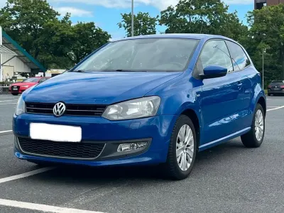 Gebraucht VW Polo Life 90 PS (66 kW) 2013 Blau Kleinwagen