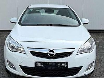 Gebraucht Opel Astra Edition 110 PS (80 kW) 2011 Limousine