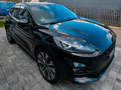 Gebraucht Ford Kuga ST 150 PS (110 kW) 2022 Schwarz SUV