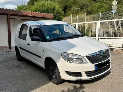 Gebraucht Skoda Roomster 69 PS (50 kW) 2012 Weiß Van / Kleinbus