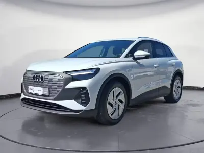 Gebraucht Audi Q4 e-tron Basis 125 kW (170 PS) 2023 Weiß SUV