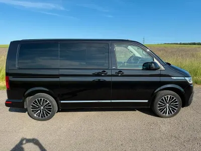 Używany VW Multivan 150 KM (110 kW) 2022 Czarny Minivan