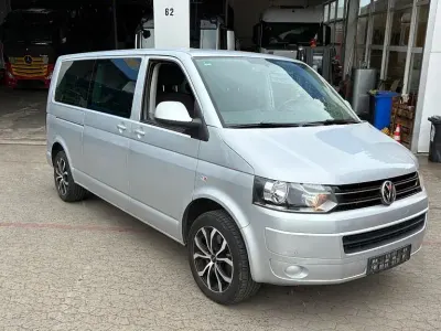 Gebraucht VW Caravelle Comfortline 179 PS (131 kW) 2014 Silber Van