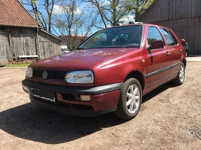 Second-hand VW Golf III 75 CP (55 kW) 1995 Roșu Berlinǎ