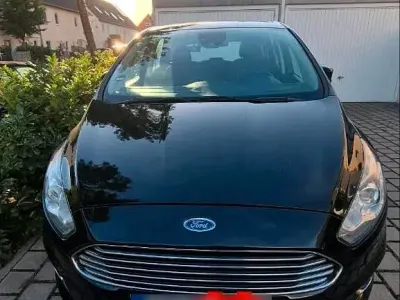 Gebraucht Ford S-MAX Titanium 150 PS (110 kW) 2019 Schwarz Van / Kleinbus