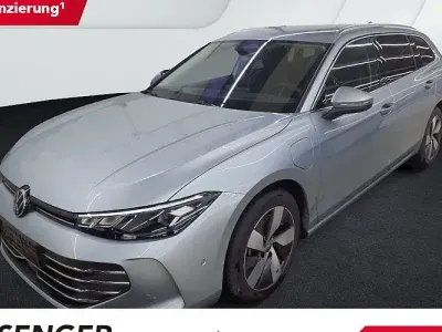 Gebraucht VW Passat Business 204 PS (150 kW) 2025 Oyster silver metallic Kombi