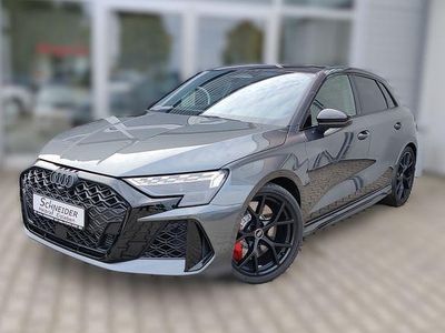 Grau Gebraucht 2025 Audi RS3 Sport Limousine | 70.990 € (Etwas zu teuer)