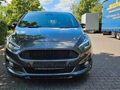 Grau Gebraucht 2018 Ford S-MAX ST-Line Van / Kleinbus | 18.500 € (Fairer Preis)