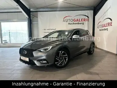 Gebraucht Infiniti Q30 Premium 204 PS (150 kW) 2016 Grau SUV
