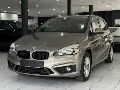 Gebraucht BMW 220 Active Tourer Sport Line 192 PS (141 kW) 2015 Silber Van / Kleinbus