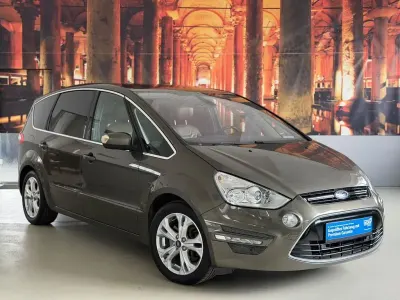 Gebraucht Ford S-MAX S 239 PS (175 kW) 2011 Grün Van / Kleinbus