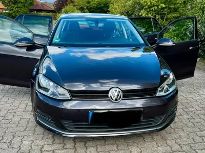 Gebraucht VW Golf VII LOUNGE 110 PS (80 kW) 2015 Violet Limousine