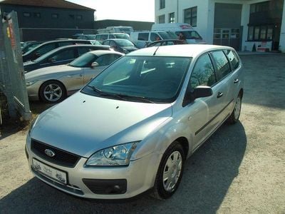 Gebraucht Ford Focus Trend 101 PS (74 kW) 2006 Silber Limousine