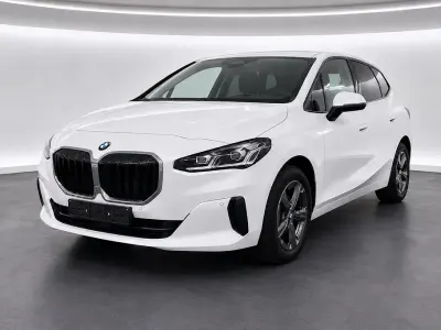 Gebraucht BMW 218 Active Tourer 136 PS (100 kW) 2023 Weiß Van / Kleinbus