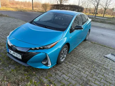 Käytetty Toyota Prius Comfort 122 HP (89 kW) 2021 Sininen Viistoperä