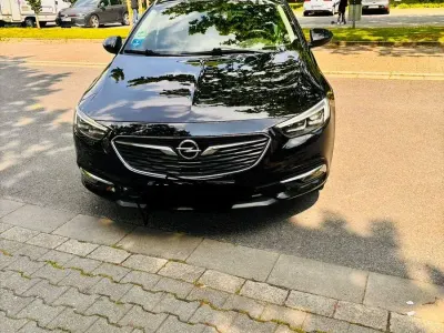 Używany Opel Insignia 209 KM (153 kW) 2018 Czarny Kombi