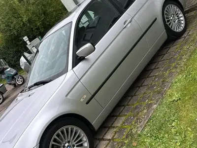 Gebraucht BMW 325 192 PS (141 kW) 2002 Silber Limousine