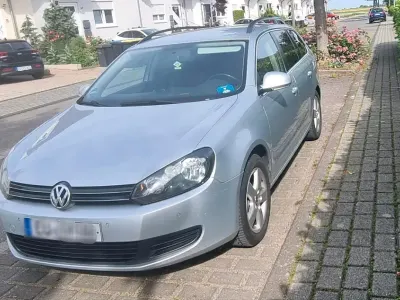Gebraucht VW Golf VI 105 PS (77 kW) 2010 Silber Kleinwagen