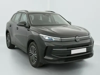 Gebraucht VW Tiguan Life 150 PS (110 kW) 2025 Schwarz (noir ebene) SUV
