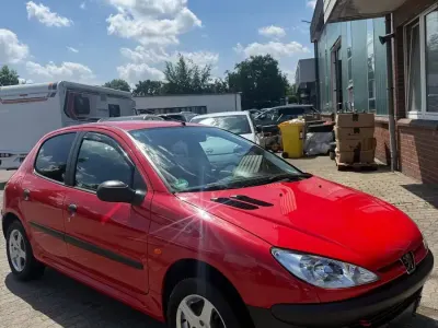 Gebraucht Peugeot 206 60 PS (44 kW) 1999 Rot Kleinwagen