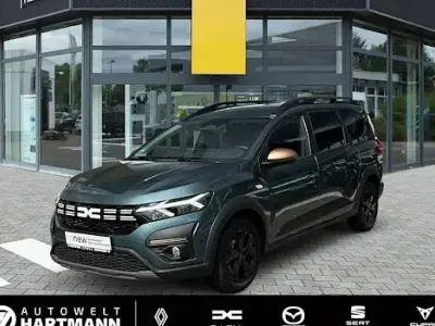 Gebraucht Dacia Jogger Extreme 122 PS (89 kW) 2025 Grün Van / Kleinbus