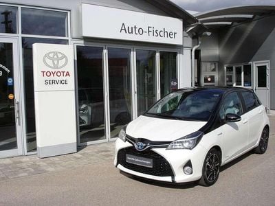 Usata Toyota Yaris Hybrid Style 75 CV (55 kW) 2016 Bianco Berlina