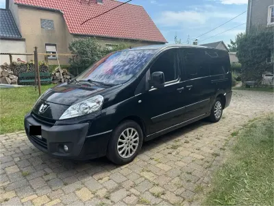 Gebraucht Peugeot TePee 163 PS (119 kW) 2012 Schwarz Kombi