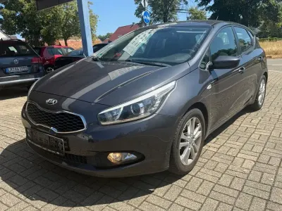 Gebraucht Kia Ceed Edition 7 135 PS (99 kW) 2015 Braun Kleinwagen