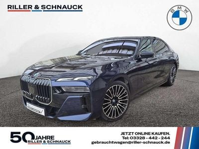 Gebraucht BMW 740 M Sport 299 PS (219 kW) 2025 Tansanitblau Limousine