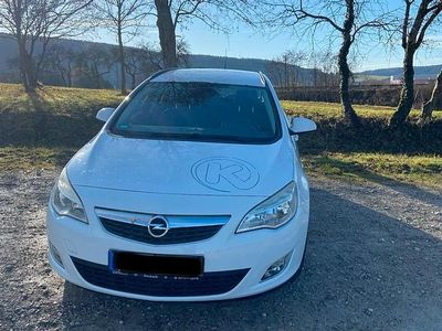 Weiß Gebraucht 2012 Opel Astra Kombi | 7.450 € (Teuer)