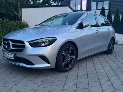 Mercedes B220