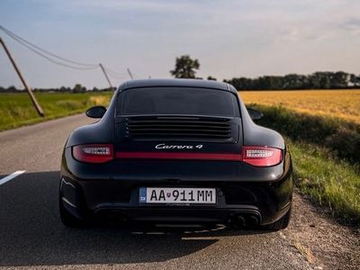 Porsche 911 Carrera 4