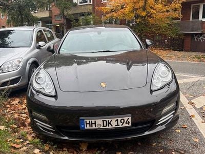 Porsche Panamera 4