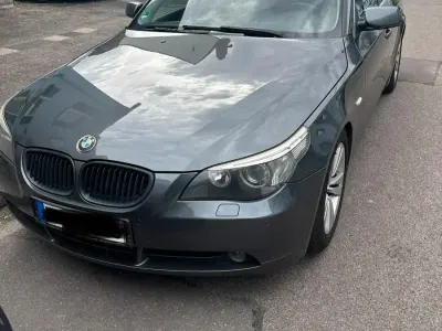 Gebraucht BMW 523 177 PS (130 kW) 2007 Grau Limousine