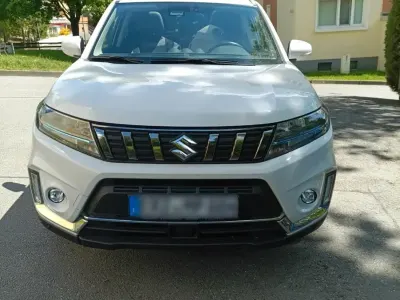 Gebraucht Suzuki Vitara 116 PS (85 kW) 2022 Weiß SUV