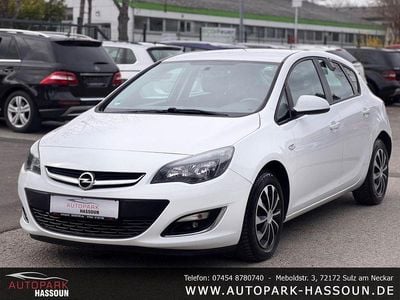 Gebraucht Opel Astra Active 116 PS (85 kW) 2013 Weiß Limousine
