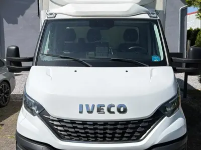 Gebraucht Iveco Daily 179 PS (131 kW) 2021 Weiß