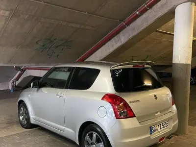 Gebraucht Suzuki Swift 92 PS (67 kW) 2009 Grau Kleinwagen