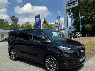Neu Ford Tourneo Titanium X 170 PS (125 kW) 2026 Obsidianschwarz metallic Van / Kleinbus