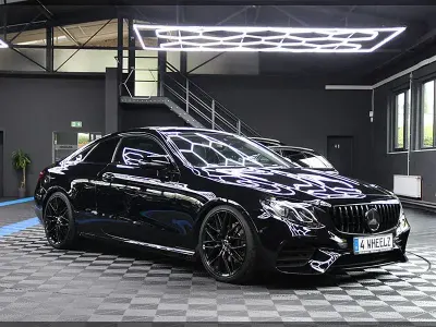 Gebraucht Mercedes E200 AMG 184 PS (135 kW) 2018 Schwarz Coupé